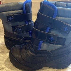 Wonder Nation insulated snow boots